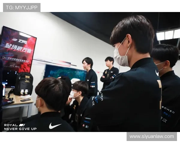 赛后分析：FPX与RNG对决中的战术思考与经验总结