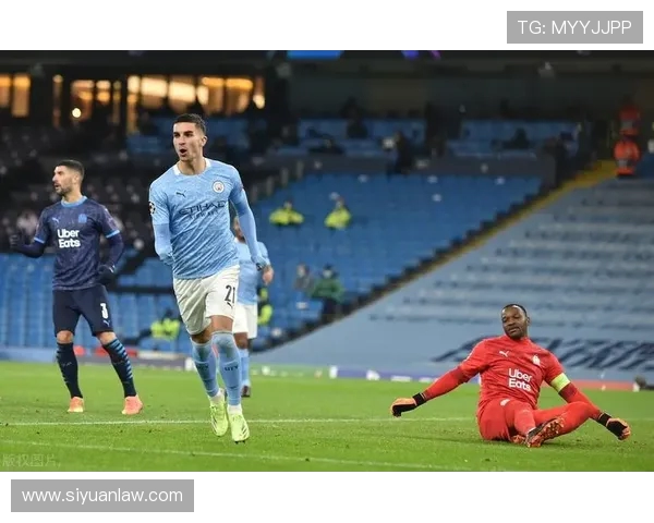 曼联与曼城对决分析谁在历史交锋中占据优势