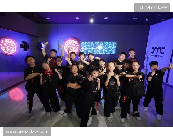 重庆街舞队与西安街舞队的速度较量赛后分析与精彩瞬间回顾